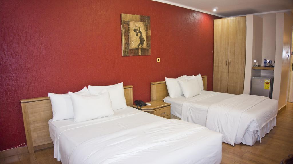Tropical Enclave Hotel Accra Exterior photo